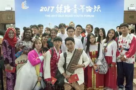 丝路青年代表合影留念.jpg