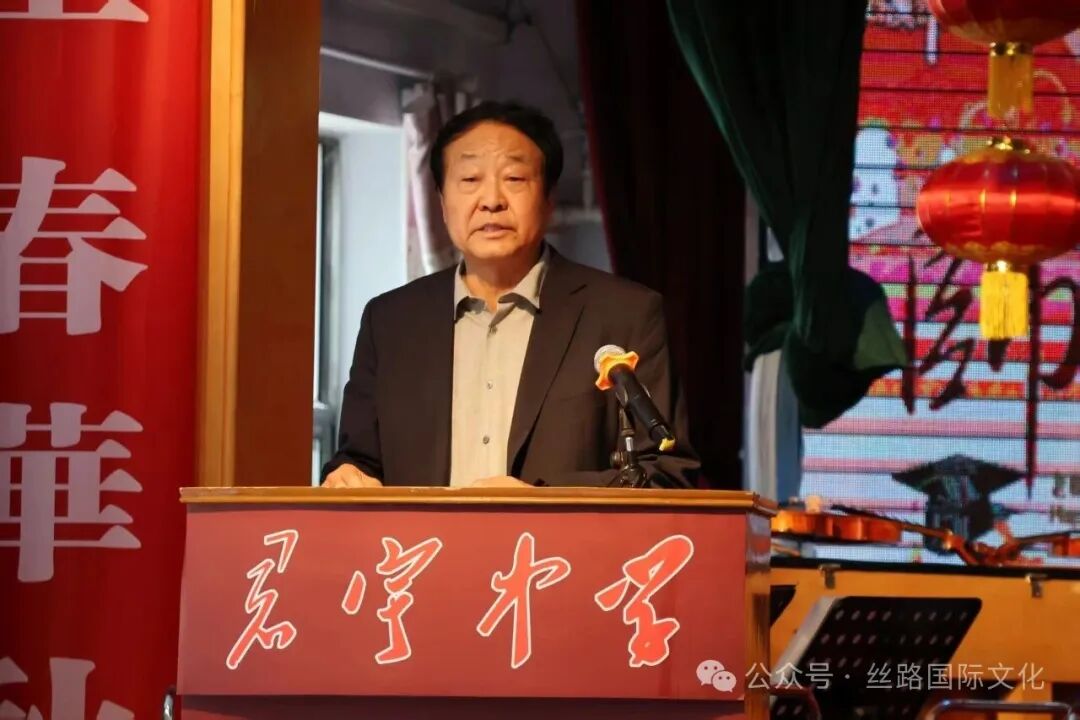 君宇中学校长.jpg