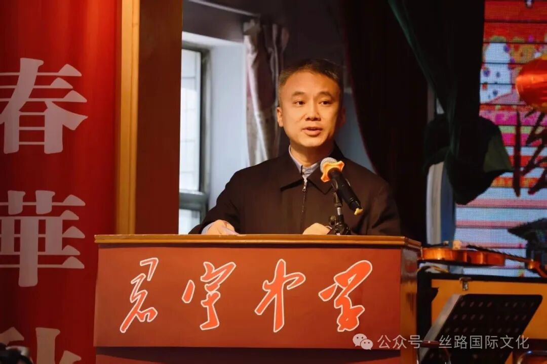 杨东平在君宇中学讲话.jpg